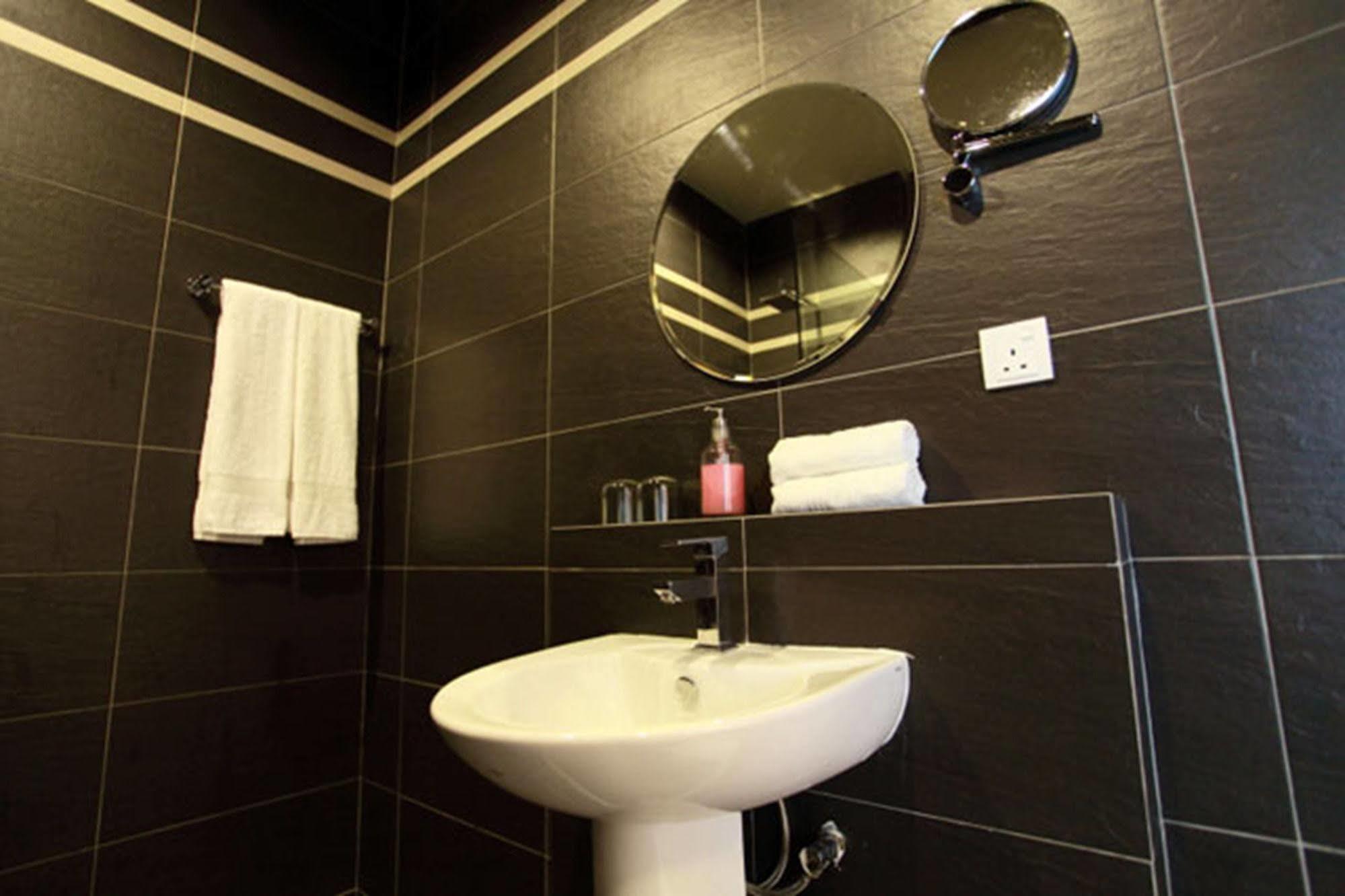 Chymes Hotel Tanjung Bungah  Exterior photo